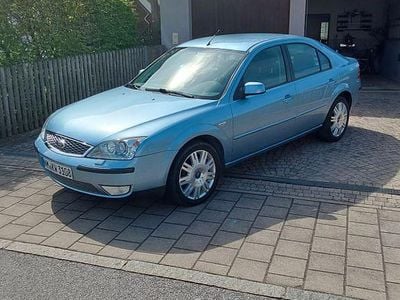 Second-hand Ford Mondeo Trend 145 CP (106 kW) 2005 Albastru Berlinǎ