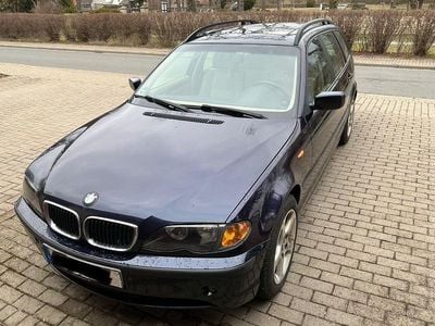 Gebraucht BMW 320 150 PS (110 kW) 2002 Blau Kombi