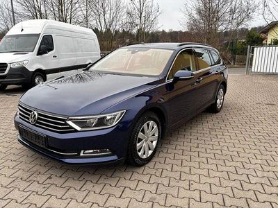Gebraucht VW Passat Comfortline 150 PS (110 kW) 2019 Blau Kombi