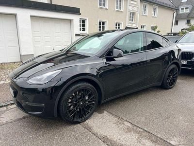 Schwarz Gebraucht 2023 Tesla Model Y SUV | 38.675 € (Fairer Preis)