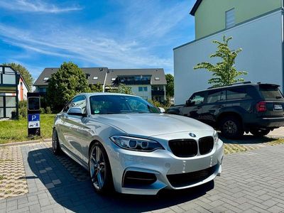 BMW 225
