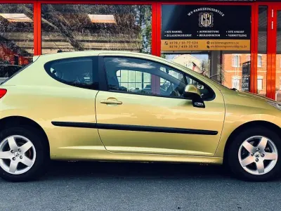 Gebraucht Peugeot 207 Urban Move 95 PS (69 kW) 2008 Gelb