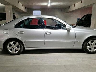 Gebraucht Mercedes E320 Avantgarde 224 PS (164 kW) 2002 Silber Limousine