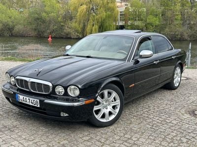 Jaguar XJ8