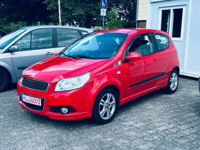 Gebraucht Chevrolet Aveo 101 PS (74 kW) 2010 Rot Limousine