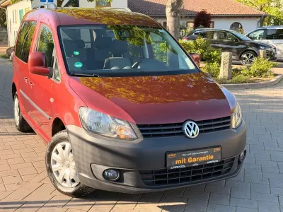 Gebraucht VW Caddy Trendline 105 PS (77 kW) 2011 Rot Van / Kleinbus