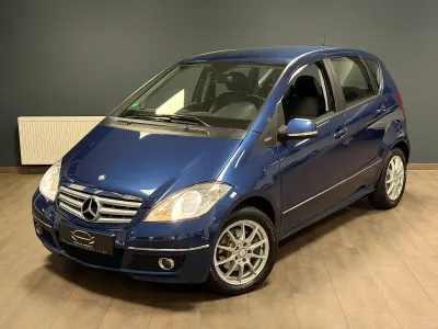 Gebraucht Mercedes A200 Avantgarde 140 PS (102 kW) 2011 Blau Kleinwagen