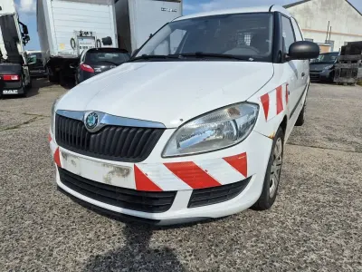 Gebraucht Skoda Roomster 69 PS (50 kW) 2011 Weiß Van / Kleinbus