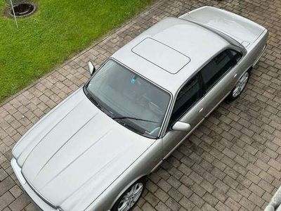 Jaguar XJ8