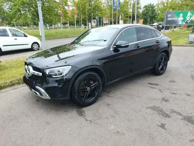 Używany Mercedes GLC200 197 KM (144 kW) 2020 Czarny SUV