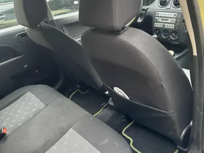Gebraucht Ford Fiesta 69 PS (50 kW) 2005 Grün Kleinwagen