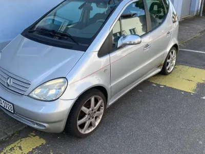 Używany Mercedes A210 140 KM (102 kW) 2004 Srebrny Hatchback