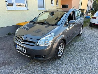 Grau Gebraucht 2006 Toyota Corolla Verso Edition Van / Kleinbus | 3.950 € (Fairer Preis)