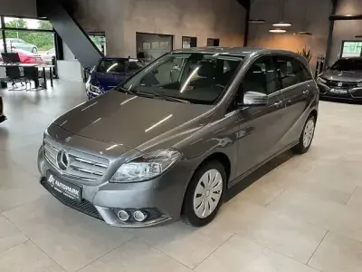 Gebraucht Mercedes B180 109 PS (80 kW) 2012 Andere Kleinwagen