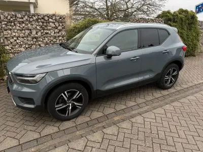 Gebraucht Volvo XC40 Momentum 163 PS (119 kW) 2020 Grau SUV