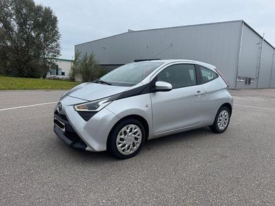 Silber Gebraucht 2020 Toyota Aygo X-play Kleinwagen | 7.800 € (Fairer Preis)