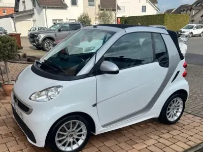 Gebraucht Smart ForTwo Cabrio 84 PS (61 kW) 2013 Weiß Cabrio