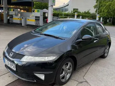 Käytetty Honda Civic 99 HP (72 kW) 2010 Musta Sedan