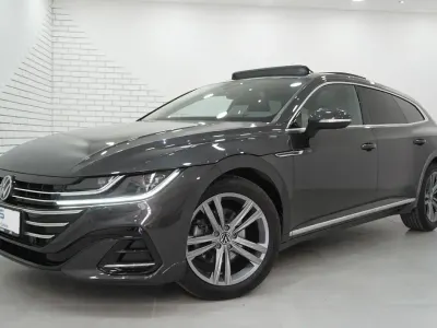 Usata VW Arteon R-line 200 CV (147 kW) 2023 Grigio Berlina