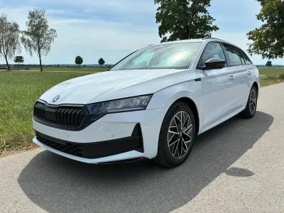 Neu Skoda Octavia SportLine 150 PS (110 kW) 2026 Grau (deep black perleffekt) Kombi