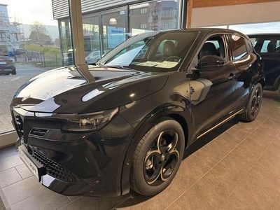 Neu Alfa Romeo GT Junior Edizione Speciale 145 PS (106 kW) 2025 Rot SUV