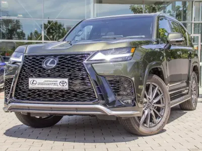 Second-hand Lexus LX600 Sport Line 415 CP (305 kW) 2024 Verde SUV
