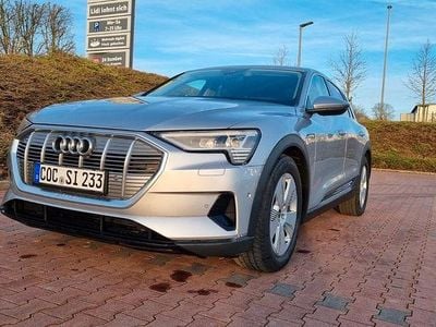 Silber Gebraucht 2021 Audi e-tron SUV | 21.940 € (Fairer Preis)
