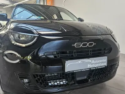 Gebraucht Fiat 600 101 PS (74 kW) 2025 Schwarz SUV