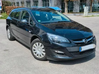 Gebraucht Opel Astra Eco 165 PS (121 kW) 2012 Schwarz Kombi