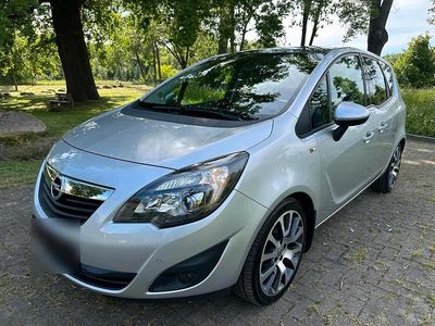 Gebraucht Opel Meriva 140 PS (102 kW) 2012 Silber Van / Kleinbus