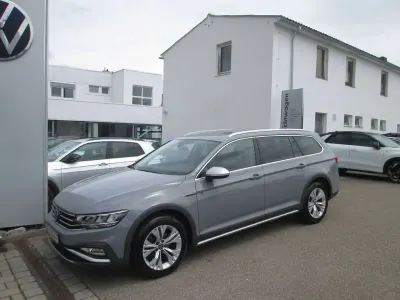Gebraucht VW Passat Alltrack 200 PS (147 kW) 2023 Mondsteingrau Kombi
