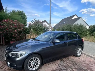 Gebraucht BMW 118 Sport Line 150 PS (110 kW) 2017 Grau Limousine