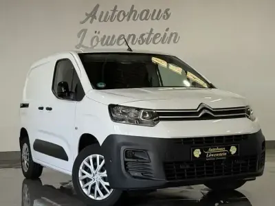 Używany Citroën Berlingo 102 KM (75 kW) 2021 Biały Minivan