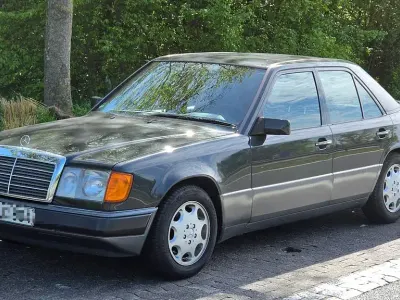 Usata Mercedes E260 160 CV (117 kW) 1992 Nero Berlina