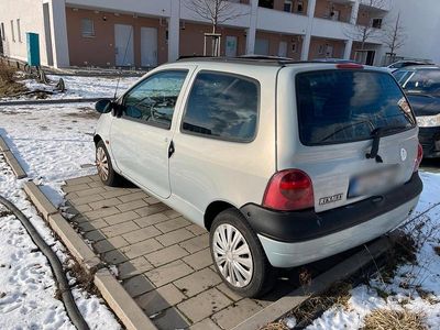 Grau Gebraucht 2000 Renault Twingo Kleinwagen | 689 €