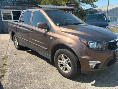 Gebraucht SsangYong Actyon 155 PS (114 kW) 2015 Braun Pickup