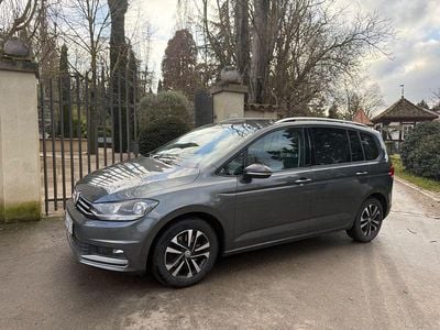 Gebraucht VW Touran IQ Drive 116 PS (85 kW) 2019 Grau Van / Kleinbus
