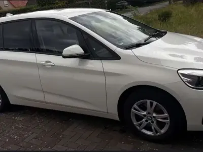 Gebraucht BMW 218 Gran Tourer Sport Line 140 PS (102 kW) 2018 Weiß Van / Kleinbus