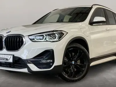 Gebraucht BMW X1 Sport Line 220 PS (161 kW) 2021 Weiß SUV