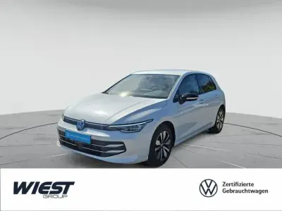 Gebraucht VW Golf VIII Goal 150 PS (110 kW) 2025 Oryxweiß perlmutteffekt Limousine