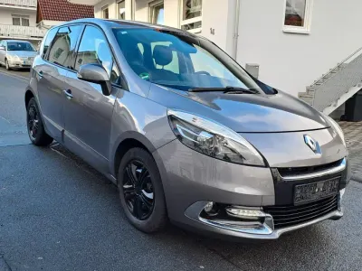 Gebraucht Renault Mégane III 131 PS (96 kW) 2012 Braun Limousine