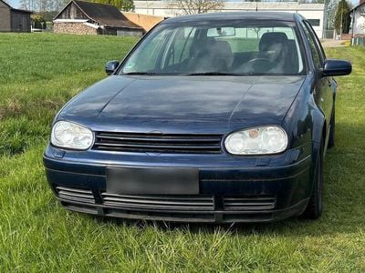 Second-hand VW Golf IV 105 CP (77 kW) 2002 Albastru Hatchback