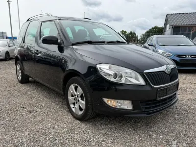 Gebraucht Skoda Roomster 75 PS (55 kW) 2011 Schwarz Van / Kleinbus