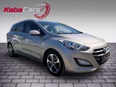 Usata Hyundai i30 Style 135 CV (99 kW) 2016 Oro Station wagon