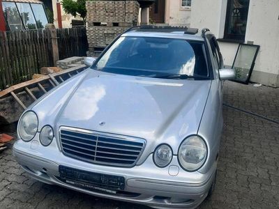 Mercedes E240