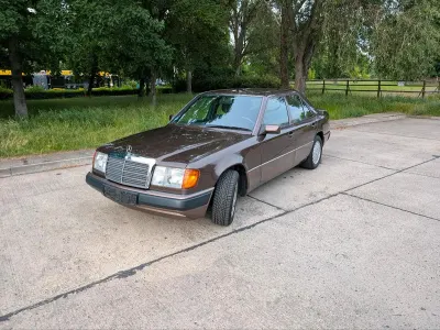 Gebraucht Mercedes E320 220 PS (161 kW) 1993 Braun Limousine