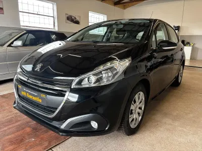 Gebraucht Peugeot 208 82 PS (60 kW) 2016 Schwarz Kleinwagen