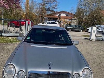 Gebraucht Mercedes E320 Elegance 224 PS (164 kW) 1997 Silber Limousine