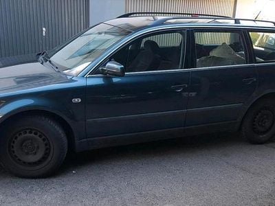 Gebraucht VW Passat 101 PS (74 kW) 2001 Grau Kombi