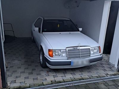 gebraucht Mercedes 230 CE gepflegter Zustand, wenig Kilometer